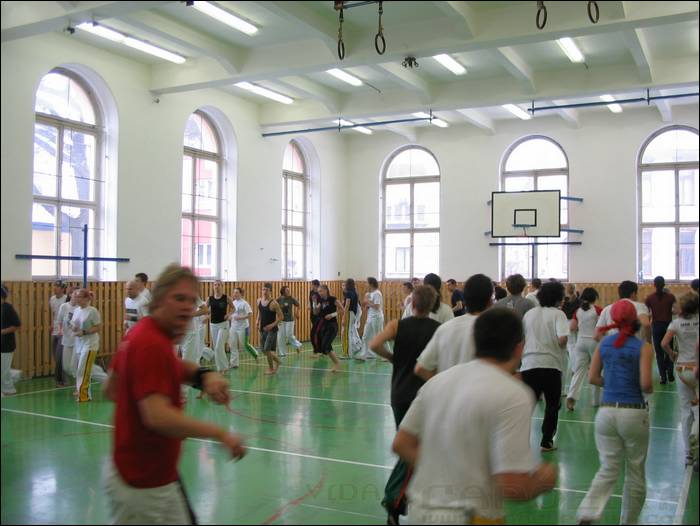 2006031811.jpg